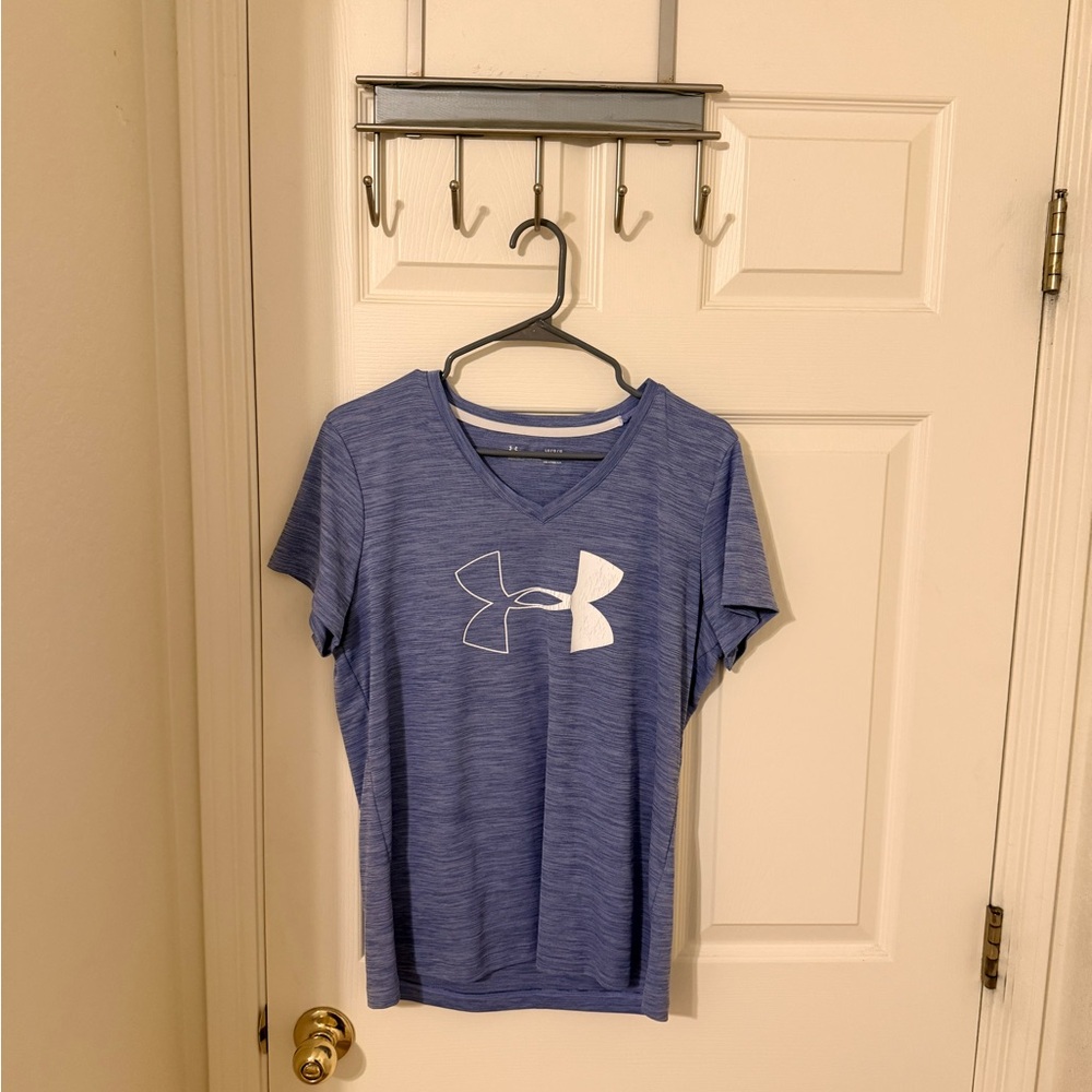 Women’s Under Armour V Neck Great Condition Non smoking